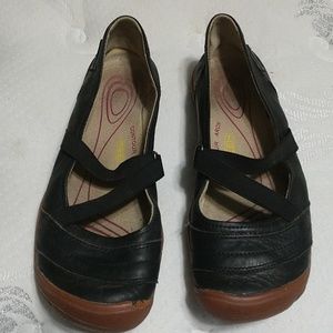 Keen Maryjanes size 8